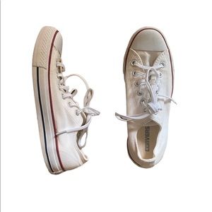 Converse All Star Chucks Shoes Womens Size 8
Canvas Lace Up White Low Top